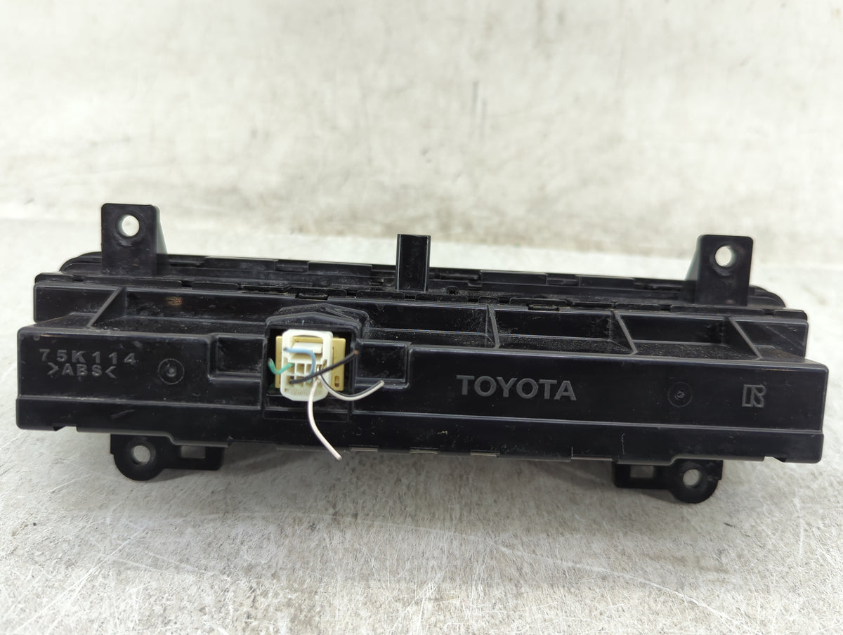 2019 Toyota Corolla Climate Control Module Temperature AC/Heater Replacement P/N:75K114 Fits OEM Used Auto Parts - Oemusedau