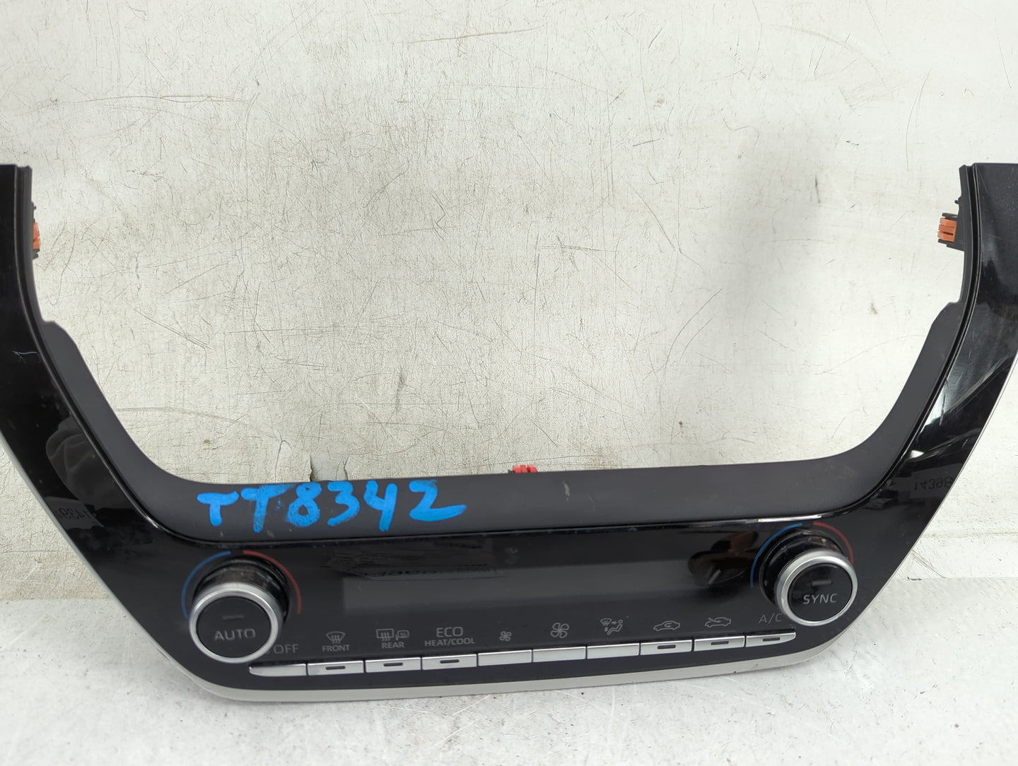 2019 Toyota Corolla Climate Control Module Temperature AC/Heater Replacement P/N:75K714 Fits OEM Used Auto Parts - Oemusedau