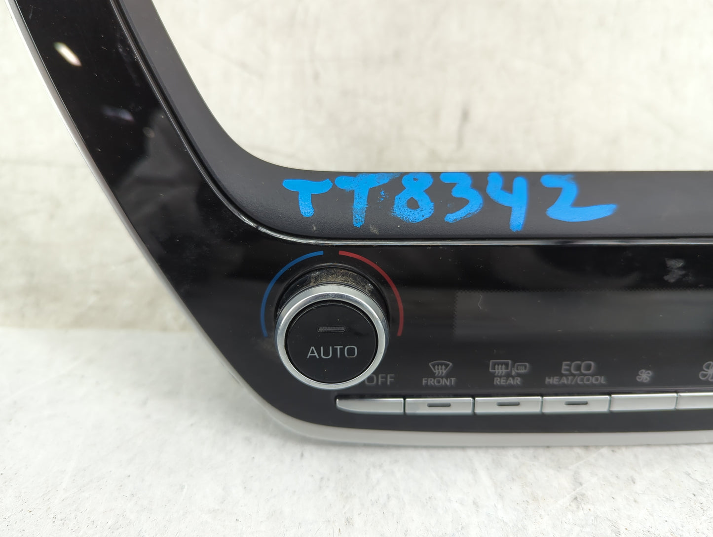 2019 Toyota Corolla Climate Control Module Temperature AC/Heater Replacement P/N:75K714 Fits OEM Used Auto Parts - Oemusedau