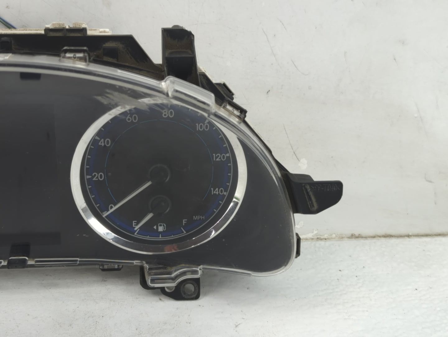 2018-2019 Toyota Corolla Instrument Cluster Speedometer Gauges P/N:83800-F2U60-00 TN157580-9360 Fits Fits 2018 2019 OEM Used