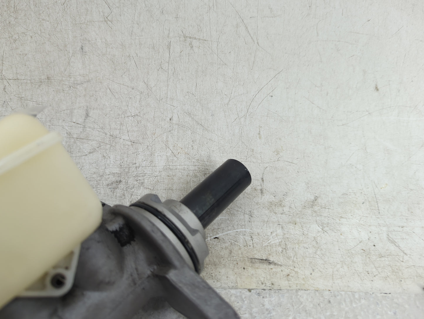 2014-2019 Toyota Corolla Brake Master Cylinder 1451347 - Oemusedautoparts1.com