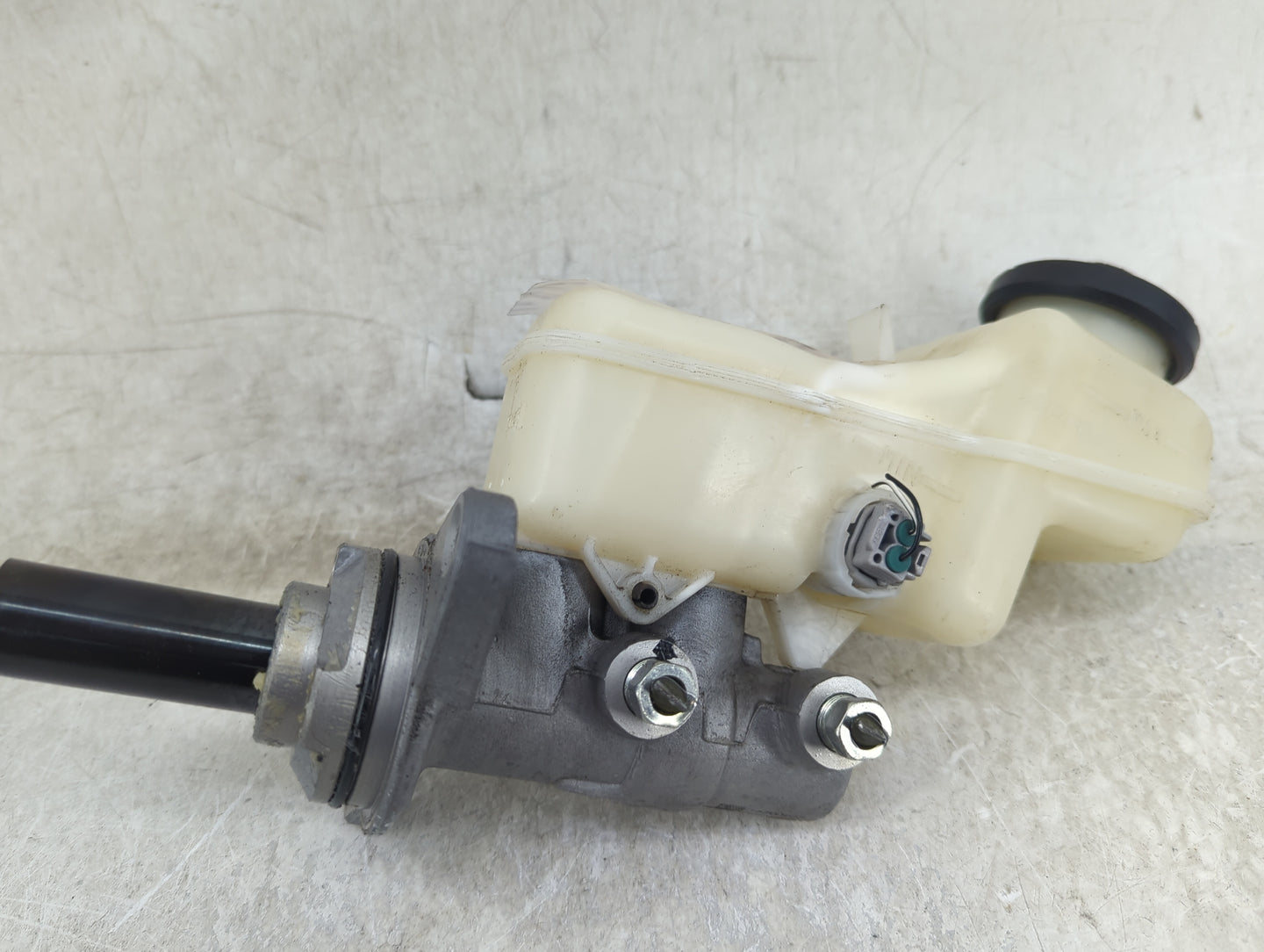 2014-2019 Toyota Corolla Brake Master Cylinder 1451347 - Oemusedautoparts1.com