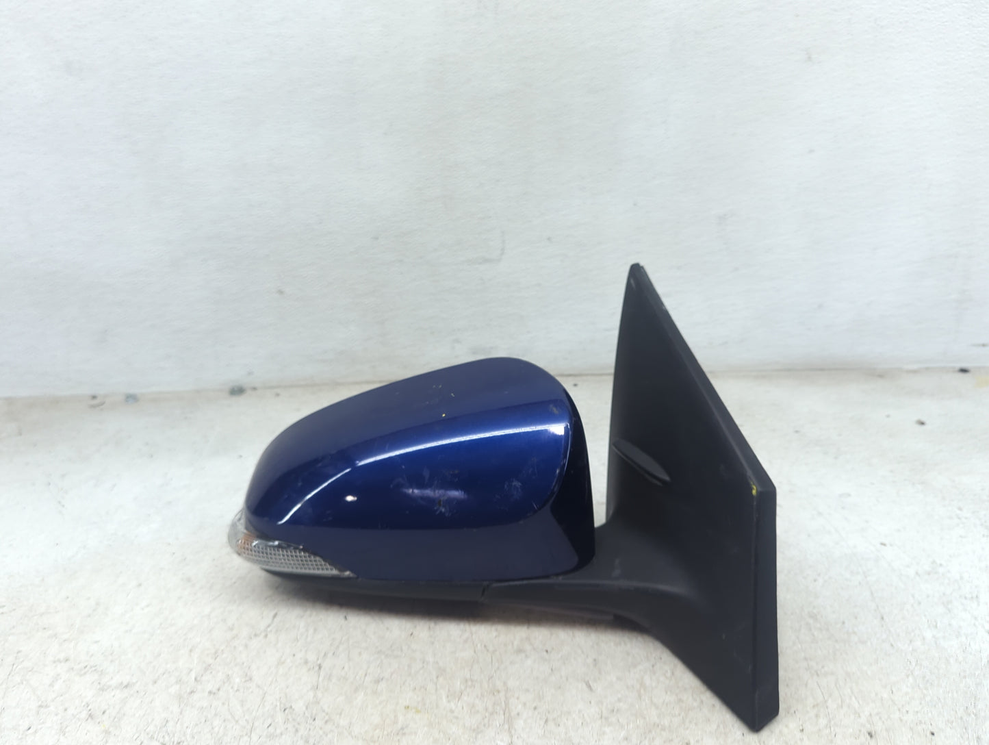 2014-2019 Toyota Corolla Passenger Side View Mirror - Right Door Mirror OEM Used - Oemusedautoparts1.com