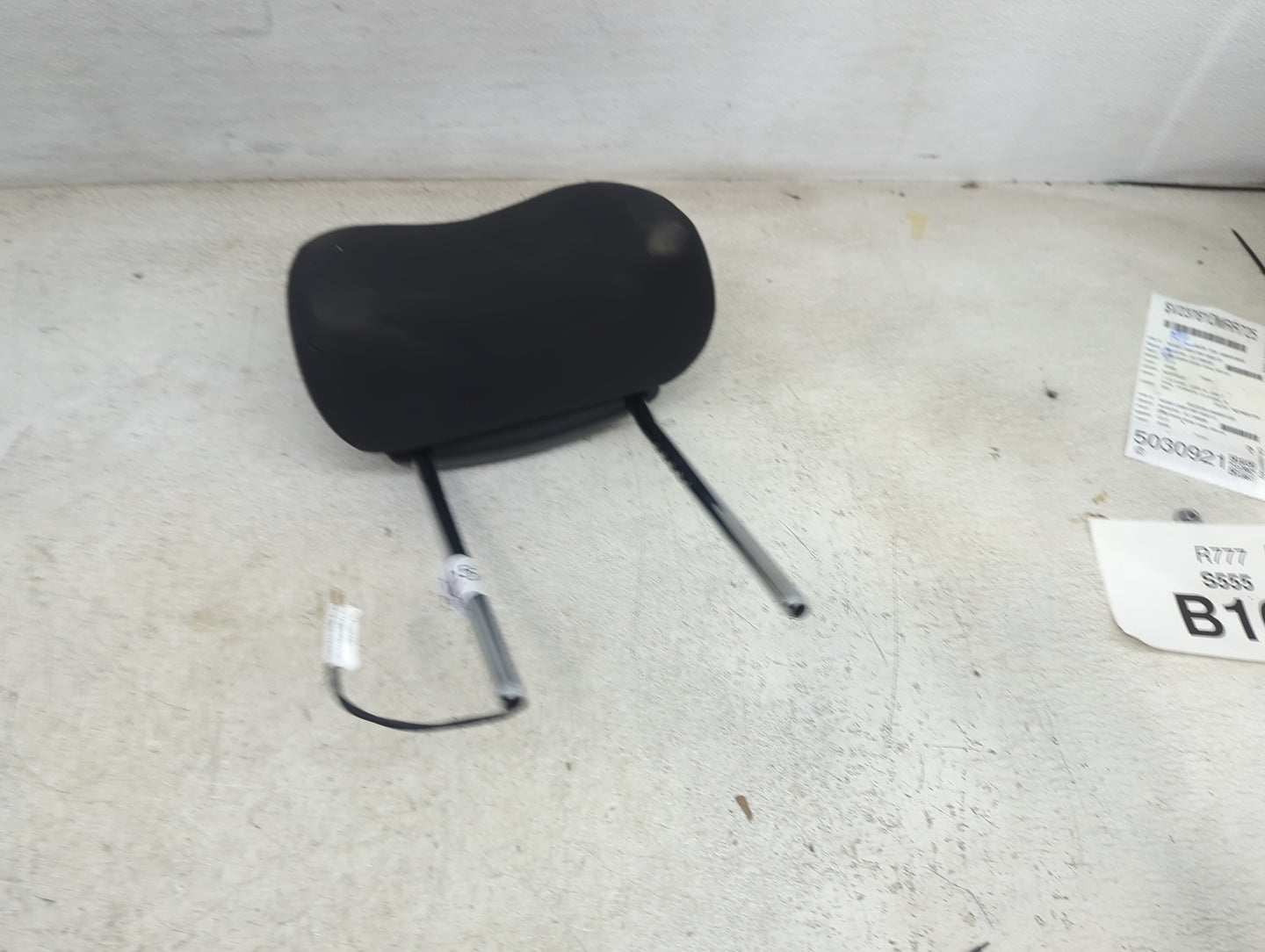 2019 Toyota Corolla Headrest Head Rest Rear Center Seat Fits OEM Used Auto Parts - Oemusedautoparts1.com