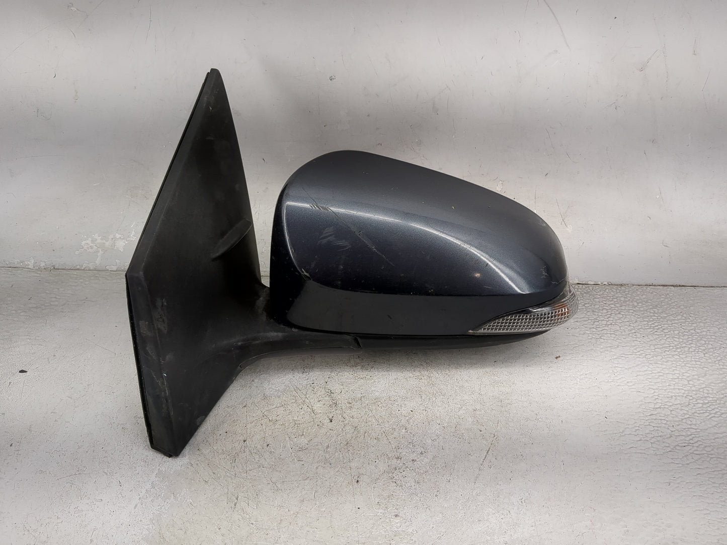 2019 Toyota Corolla Driver Side View Mirror - Left Door Mirror OEM Used - Oemusedautoparts1.com