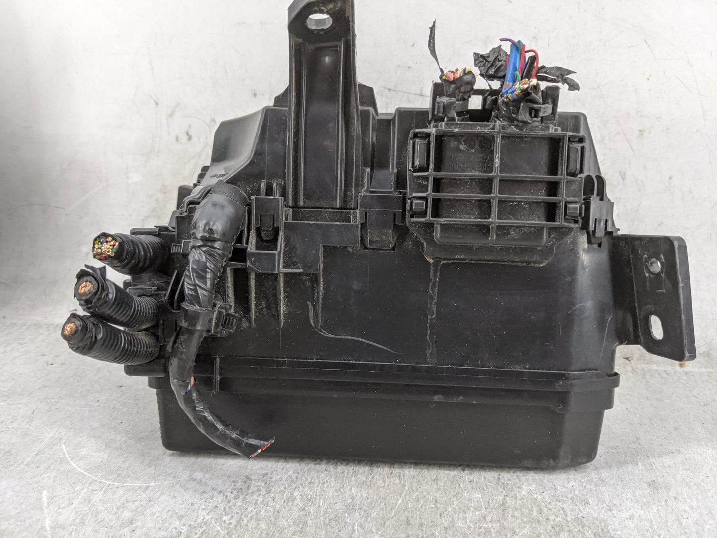 2014-2019 Toyota Corolla Fusebox Fuse Box Panel Relay Module P/N:7626-XB1 Fits Fits 2014 2015 2016 2017 2018 2019 OEM Used A