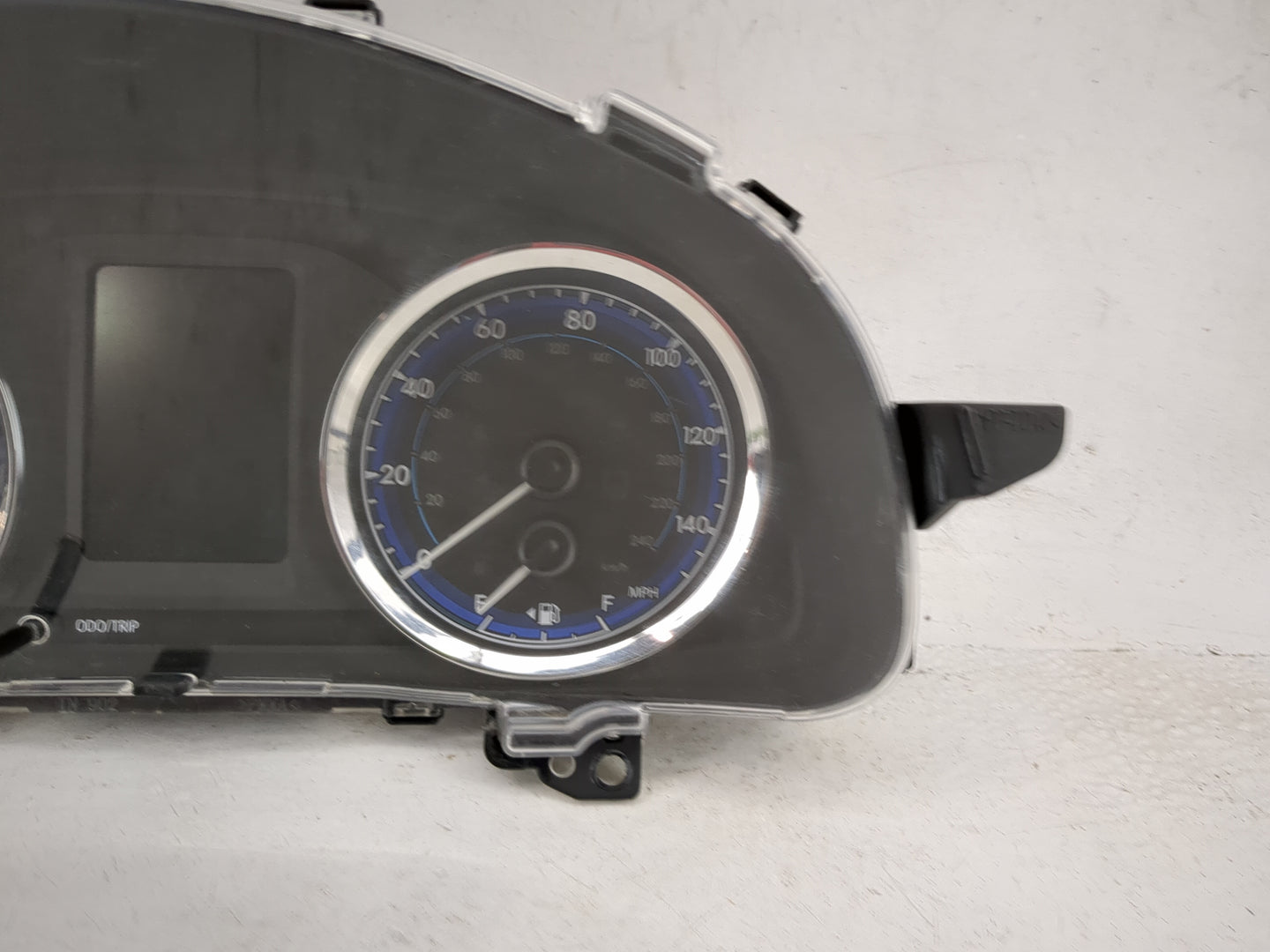 2018-2019 Toyota Corolla Instrument Cluster Speedometer Gauges P/N:83800-F2U80-00 TN157580-9380 Miles: Fits Fits 2018 2019 O