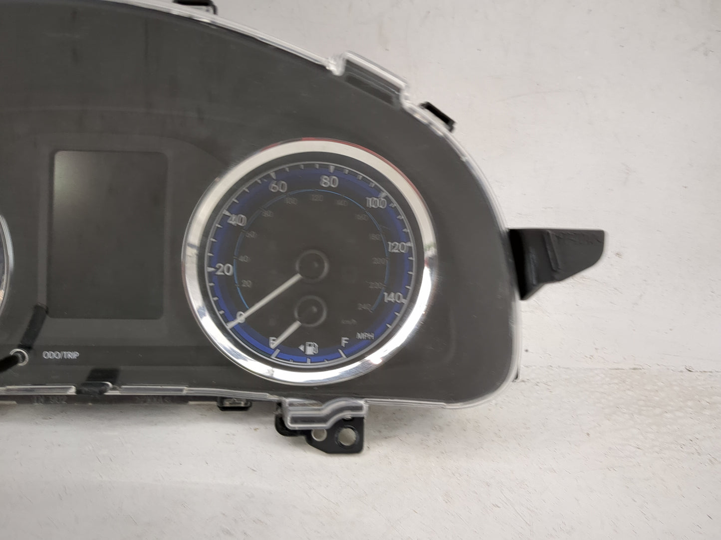 2018-2019 Toyota Corolla Instrument Cluster Speedometer Gauges P/N:83800-F2U80-00 TN157580-9380 Miles: Fits Fits 2018 2019 O