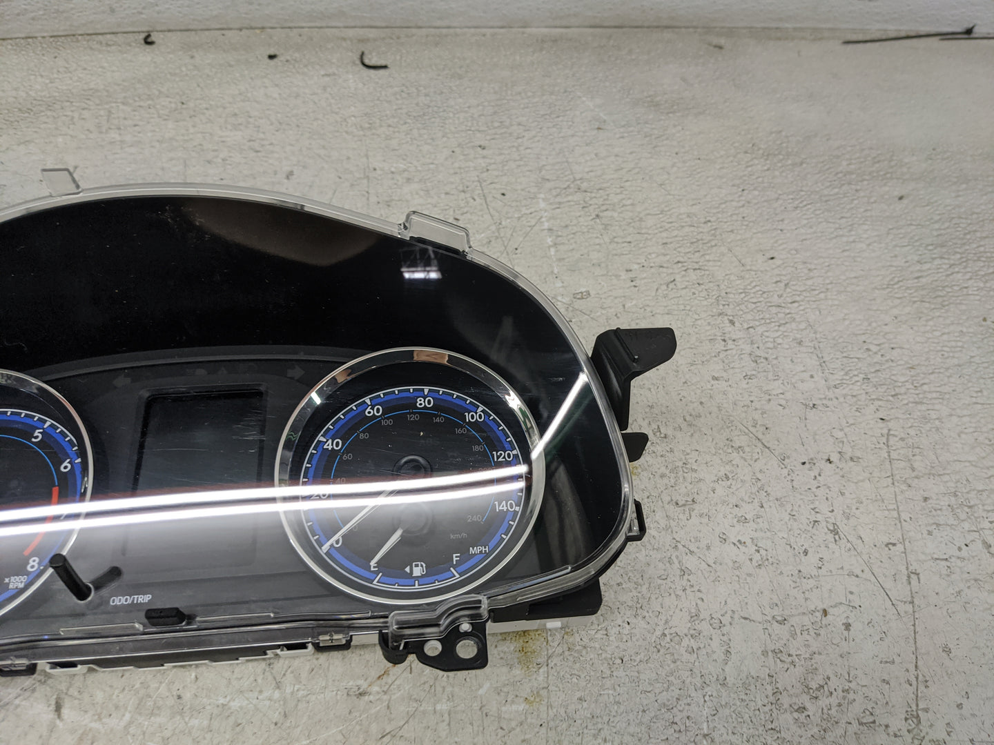 2018-2019 Toyota Corolla Instrument Cluster Speedometer Gauges P/N:83800-F2U80-00 TN157580-9380 Miles: Fits Fits 2018 2019 O