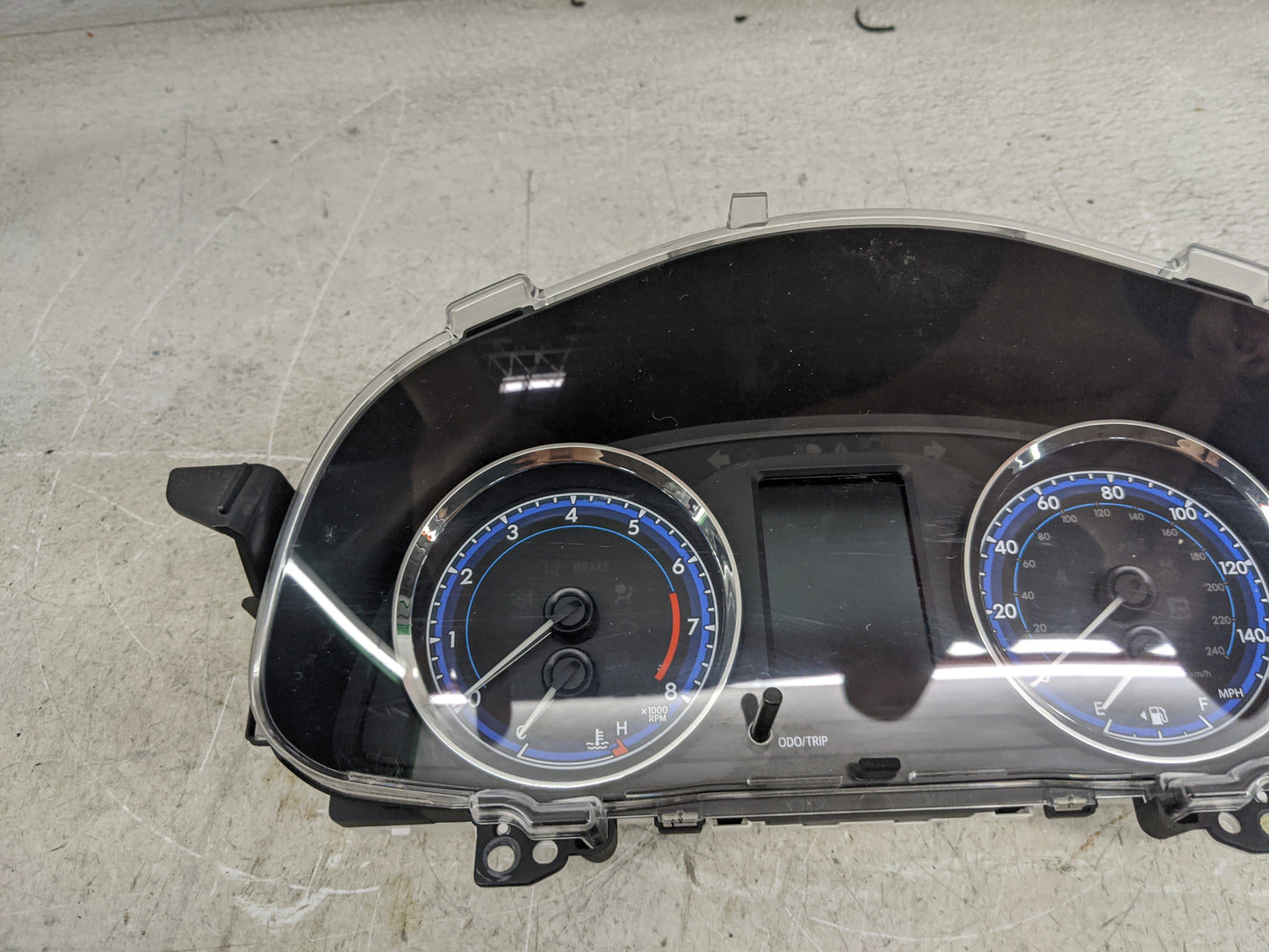 2018-2019 Toyota Corolla Instrument Cluster Speedometer Gauges P/N:83800-F2U80-00 TN157580-9380 Miles: Fits Fits 2018 2019 O