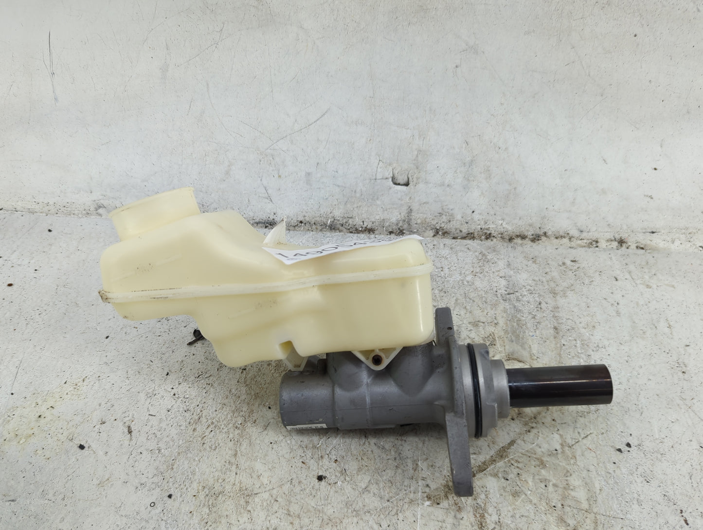 2014-2019 Toyota Corolla Brake Master Cylinder 1490543 - Oemusedautoparts1.com