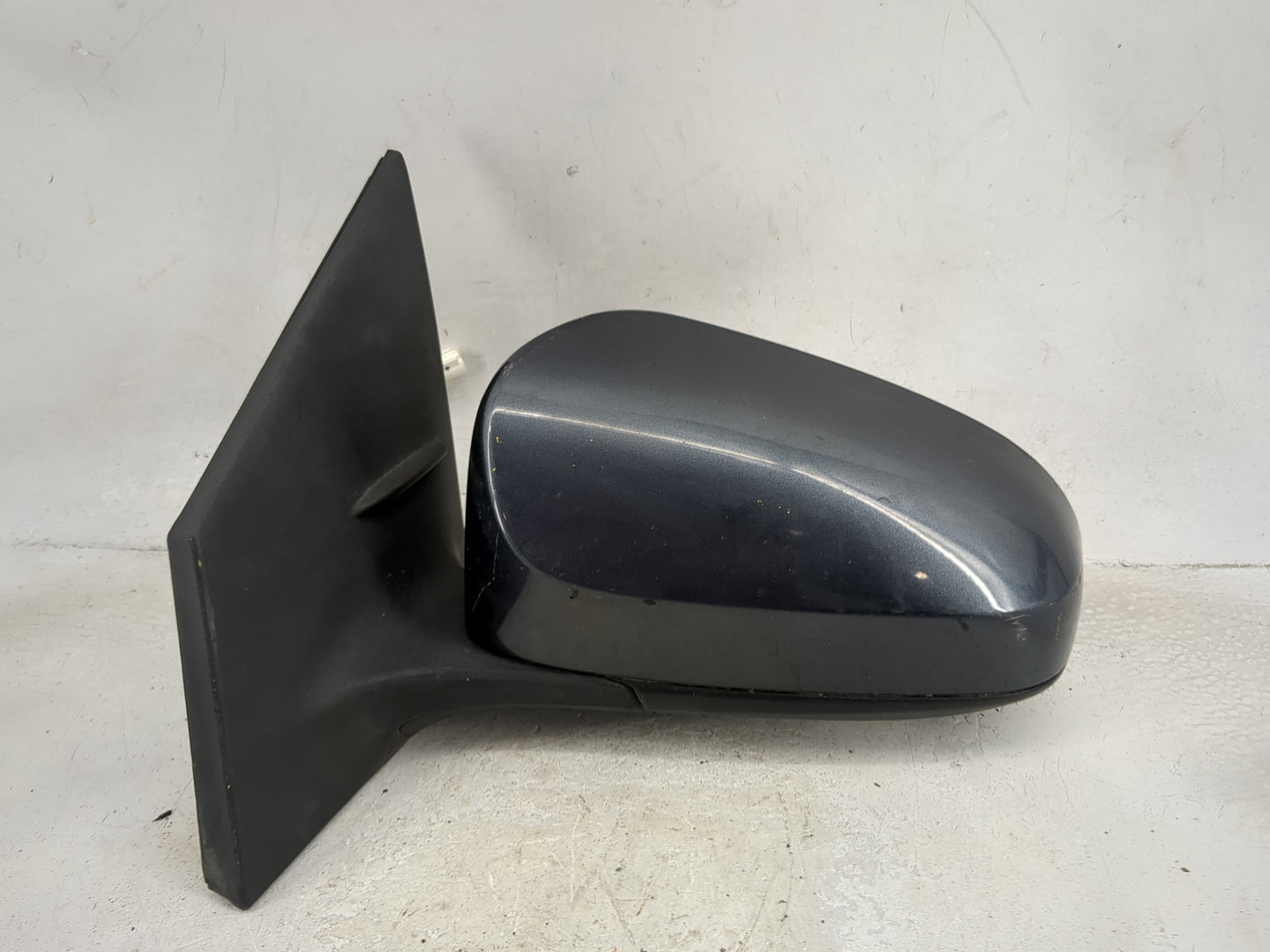 2014-2019 Toyota Corolla Driver Side View Mirror - Left Door Mirror OEM Used - Oemusedautoparts1.com