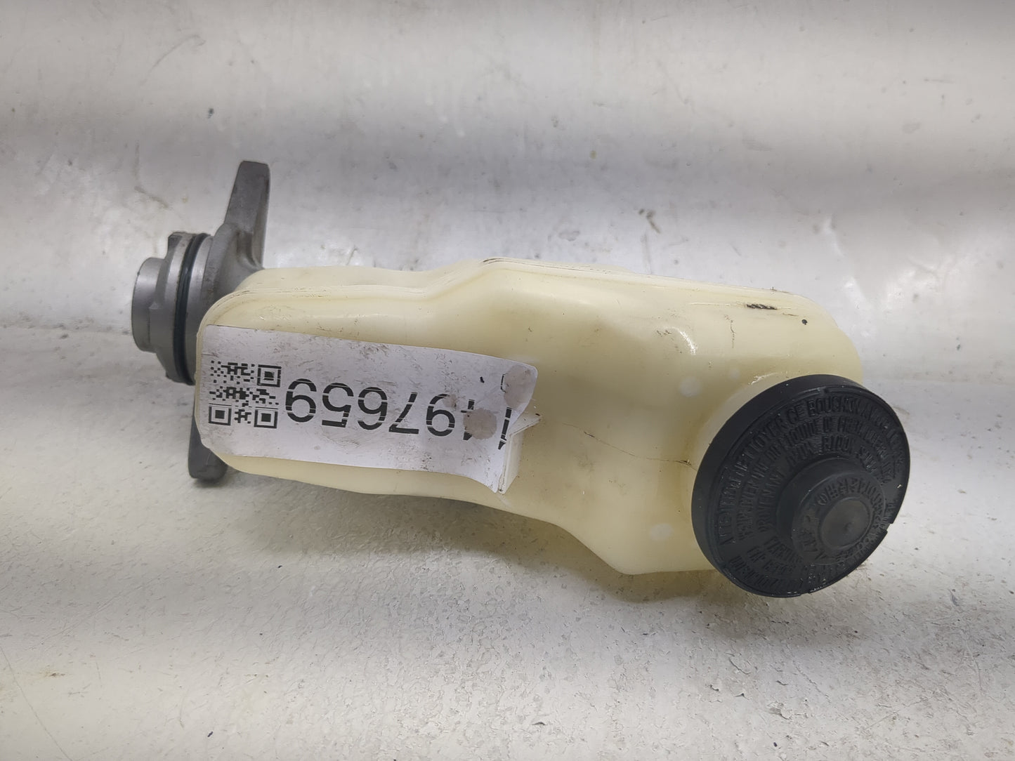 2014-2019 Toyota Corolla Brake Master Cylinder 1497659 - Oemusedautoparts1.com
