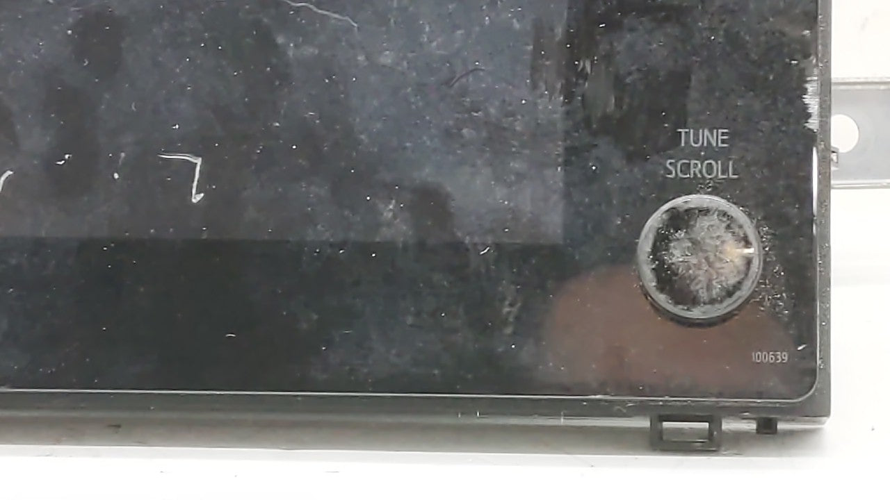 2017-2018 Toyota Corolla Am Fm Cd Player Radio Receiver - Oemusedautoparts1.com