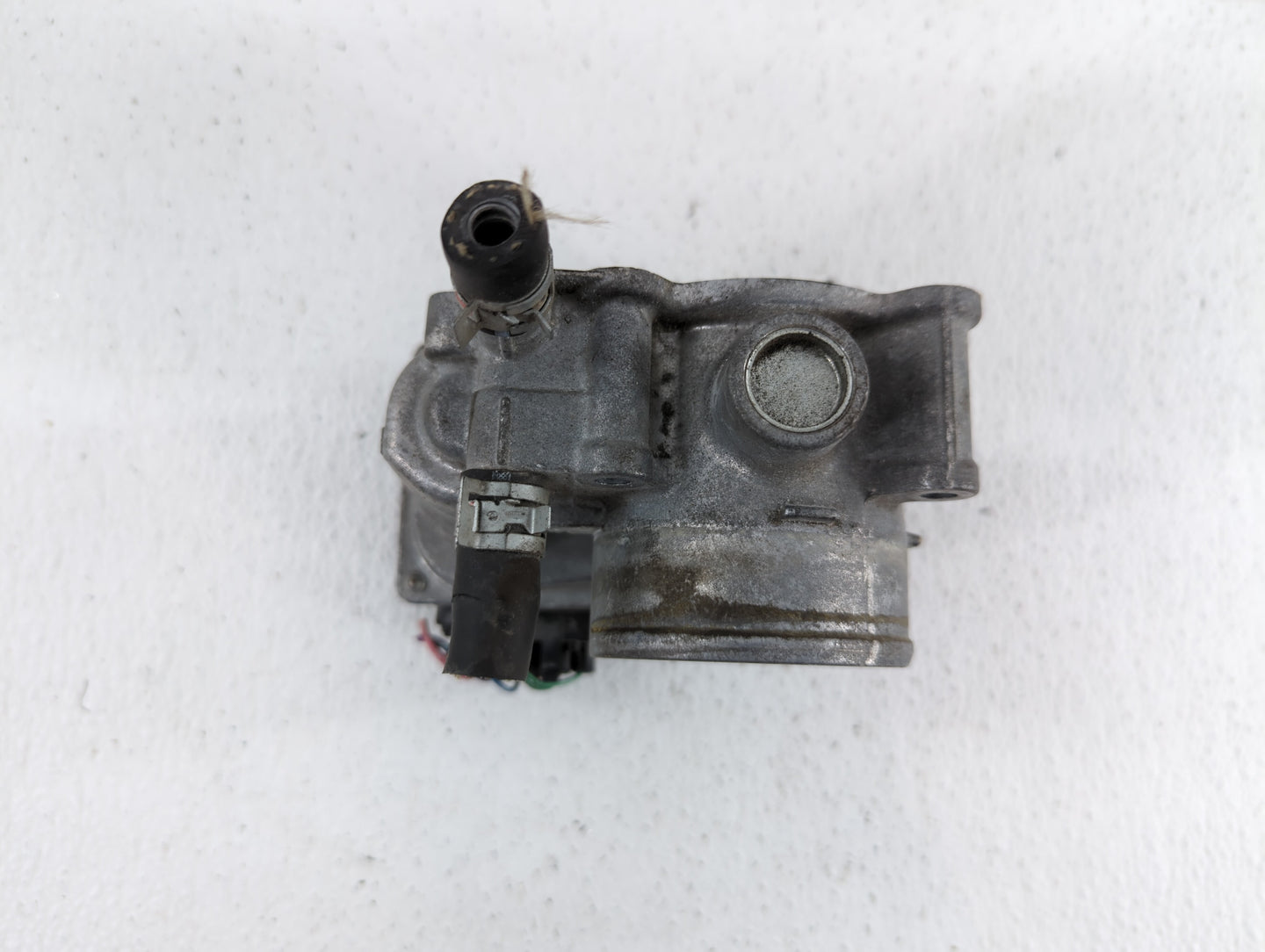 2011-2018 Toyota Corolla Throttle Body P/N:22030-0T080 Fits Fits 2011 2012 2013 2014 2015 2016 2017 2018 OEM Used Auto Parts