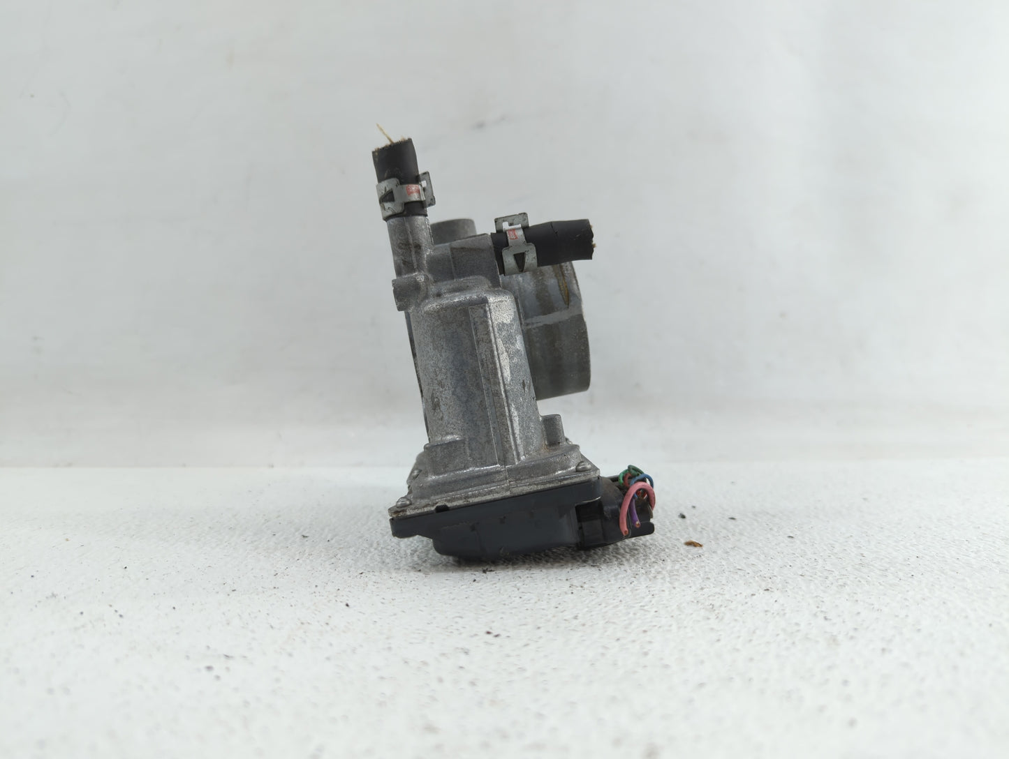 2011-2018 Toyota Corolla Throttle Body P/N:22030-0T080 Fits Fits 2011 2012 2013 2014 2015 2016 2017 2018 OEM Used Auto Parts