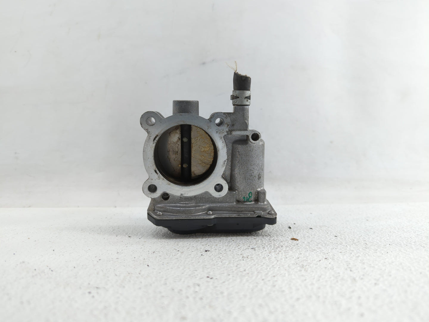 2011-2018 Toyota Corolla Throttle Body P/N:22030-0T080 Fits Fits 2011 2012 2013 2014 2015 2016 2017 2018 OEM Used Auto Parts