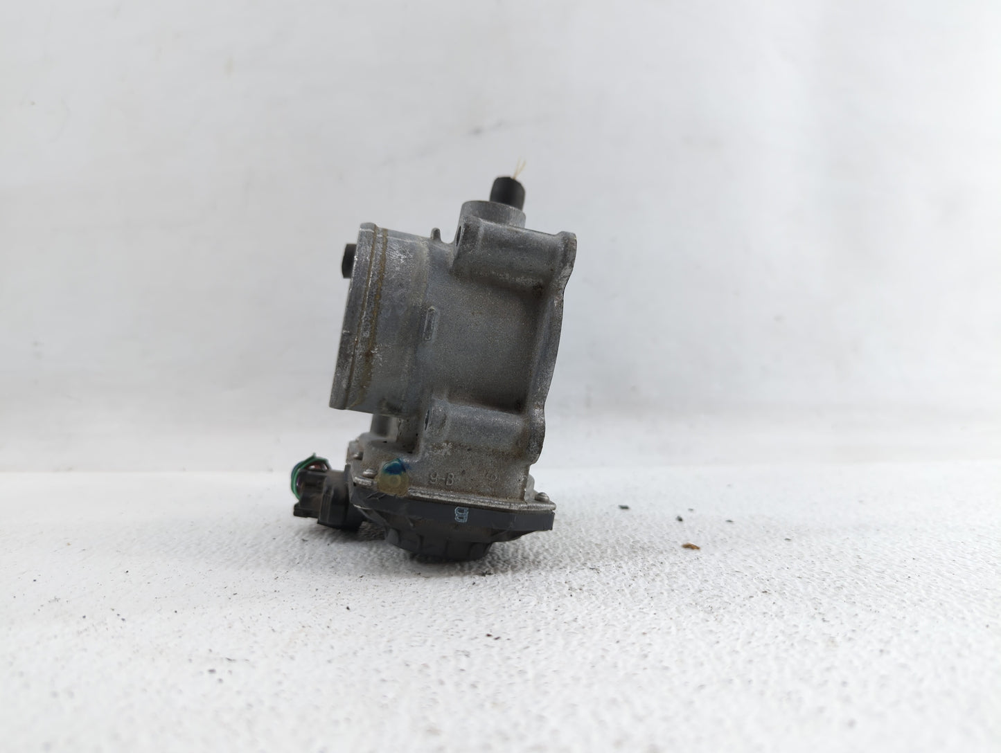 2011-2018 Toyota Corolla Throttle Body P/N:22030-0T080 Fits Fits 2011 2012 2013 2014 2015 2016 2017 2018 OEM Used Auto Parts