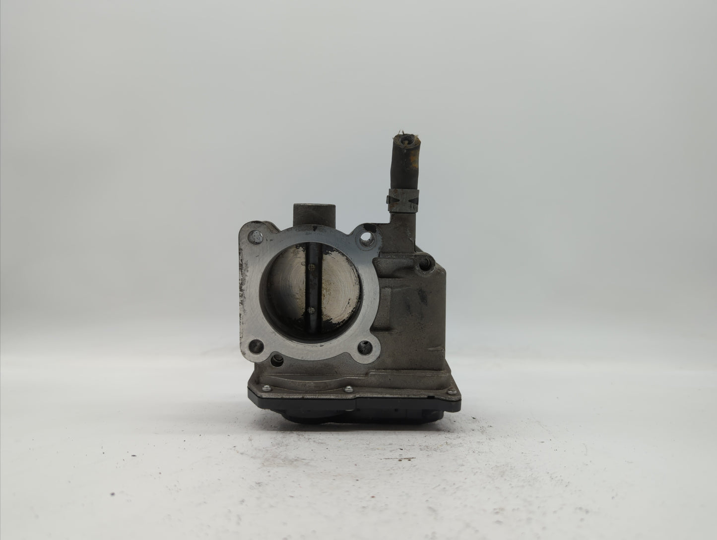 2011-2018 Toyota Corolla Throttle Body P/N:22030-0T080 Fits Fits 2011 2012 2013 2014 2015 2016 2017 2018 OEM Used Auto Parts