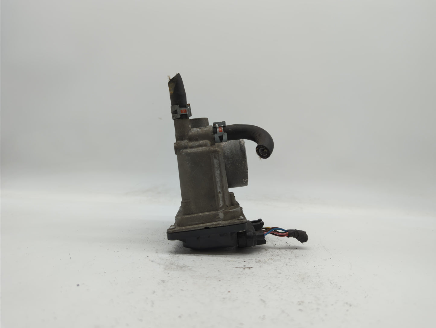 2011-2018 Toyota Corolla Throttle Body P/N:22030-0T080 Fits Fits 2011 2012 2013 2014 2015 2016 2017 2018 OEM Used Auto Parts