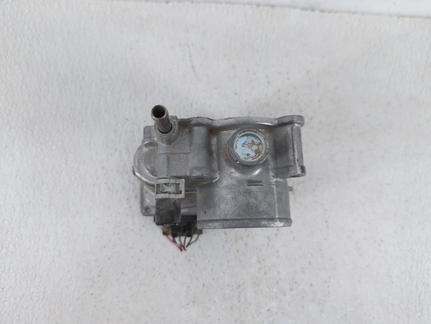 2011-2018 Toyota Corolla Throttle Body P/N:22030-0T080 Fits Fits 2011 2012 2013 2014 2015 2016 2017 2018 OEM Used Auto Parts