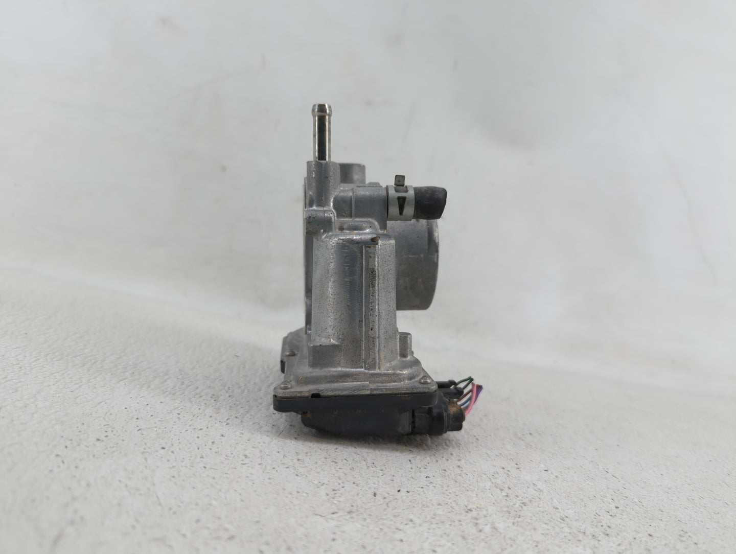2011-2018 Toyota Corolla Throttle Body P/N:22030-0T080 Fits Fits 2011 2012 2013 2014 2015 2016 2017 2018 OEM Used Auto Parts