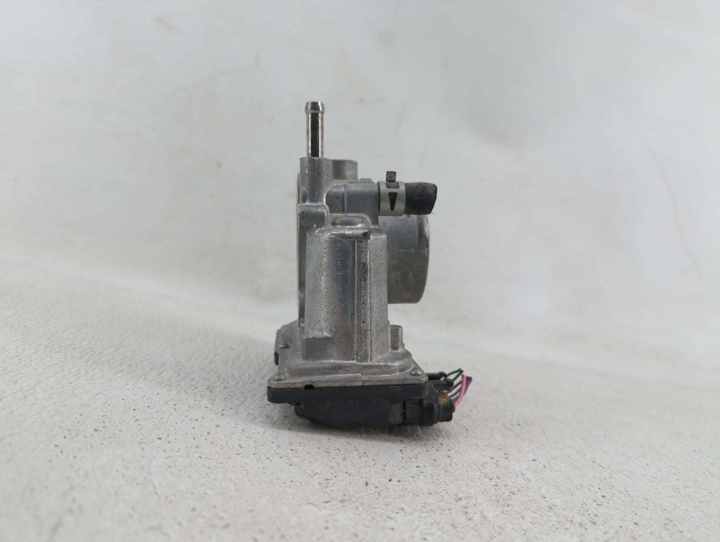 2011-2018 Toyota Corolla Throttle Body P/N:22030-0T080 Fits Fits 2011 2012 2013 2014 2015 2016 2017 2018 OEM Used Auto Parts