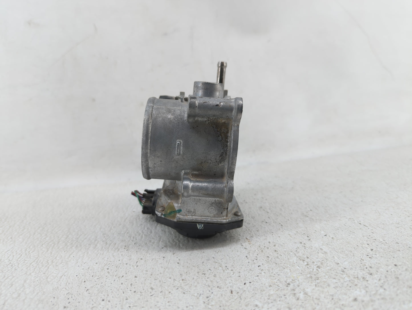 2011-2018 Toyota Corolla Throttle Body P/N:22030-0T080 Fits Fits 2011 2012 2013 2014 2015 2016 2017 2018 OEM Used Auto Parts