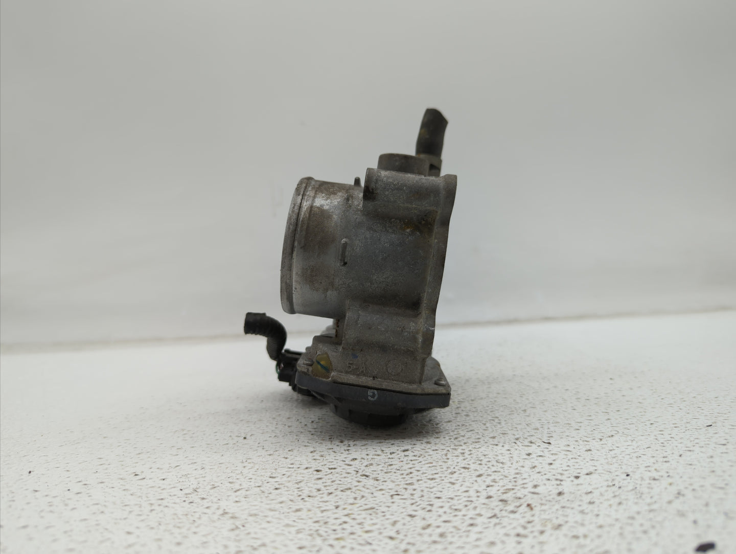 2011-2018 Toyota Corolla Throttle Body P/N:22030-0T080 Fits Fits 2011 2012 2013 2014 2015 2016 2017 2018 OEM Used Auto Parts