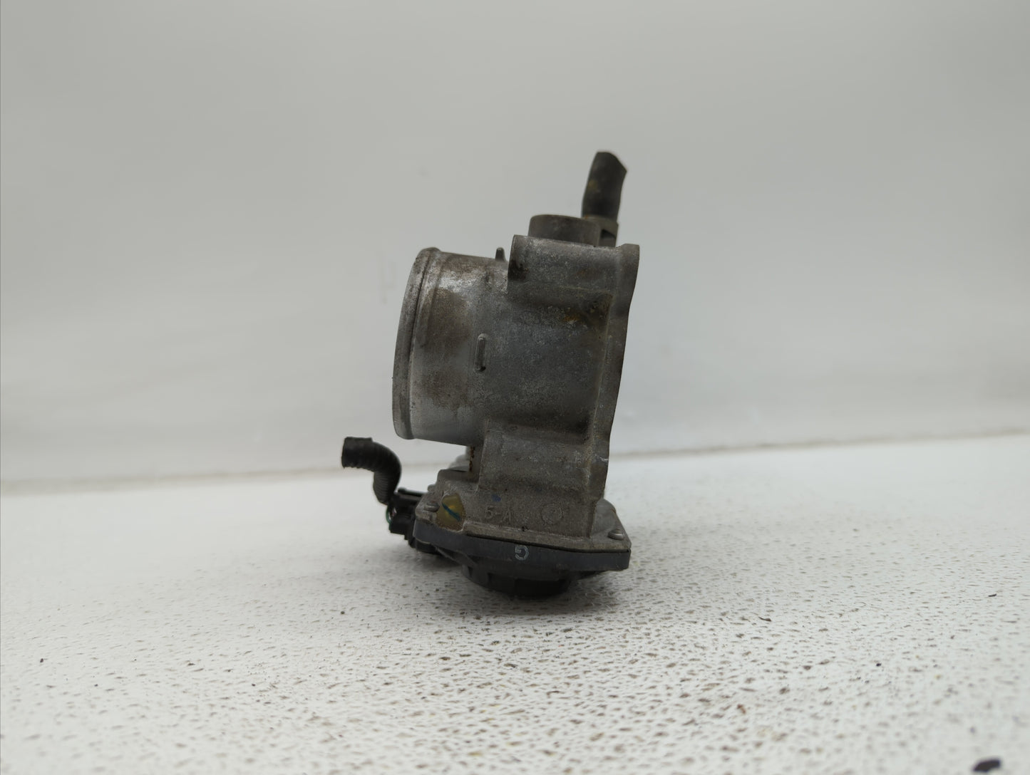 2011-2018 Toyota Corolla Throttle Body P/N:22030-0T080 Fits Fits 2011 2012 2013 2014 2015 2016 2017 2018 OEM Used Auto Parts