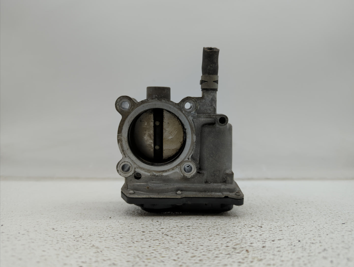 2011-2018 Toyota Corolla Throttle Body P/N:22030-0T080 Fits Fits 2011 2012 2013 2014 2015 2016 2017 2018 OEM Used Auto Parts