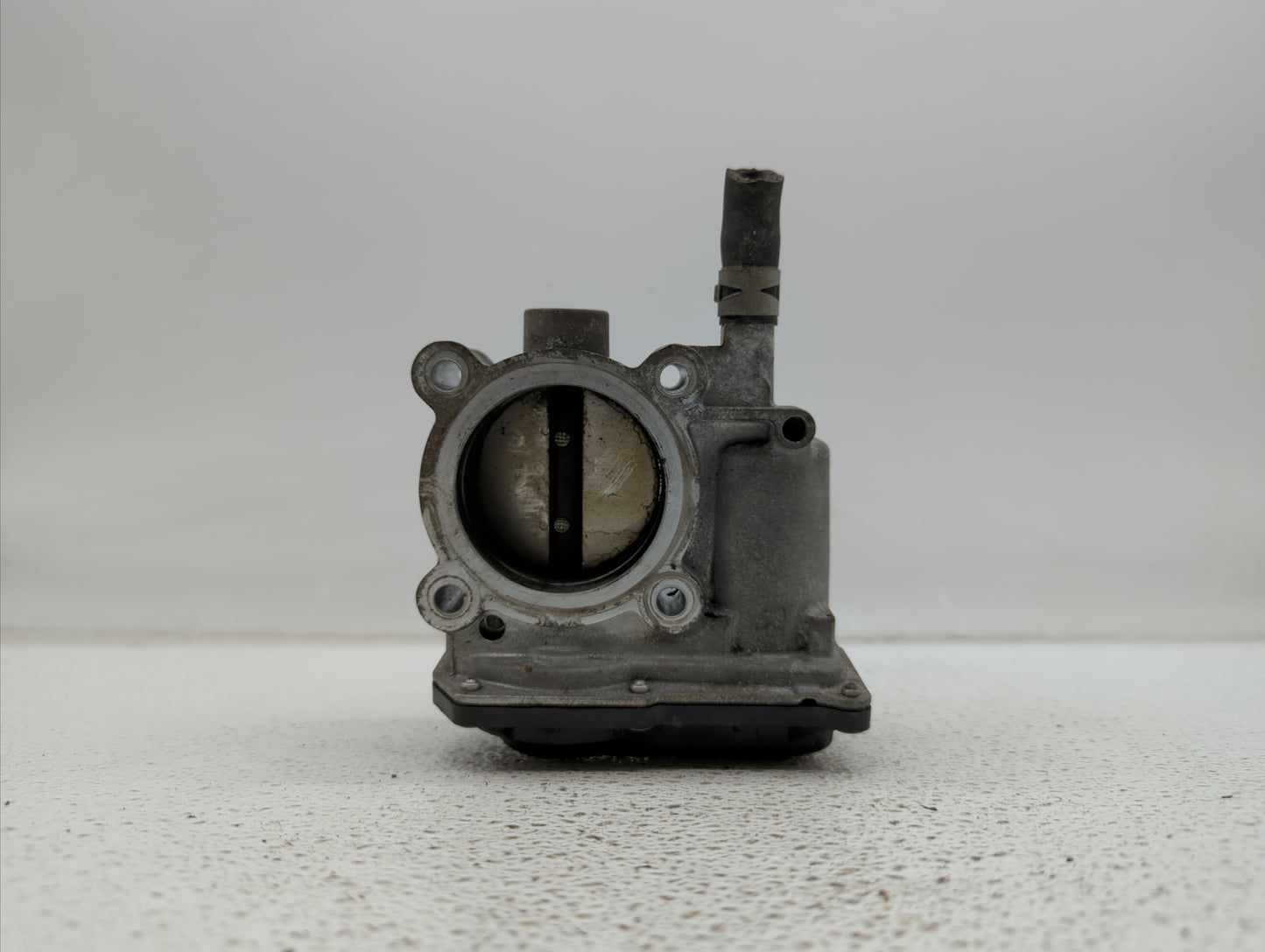 2011-2018 Toyota Corolla Throttle Body P/N:22030-0T080 Fits Fits 2011 2012 2013 2014 2015 2016 2017 2018 OEM Used Auto Parts