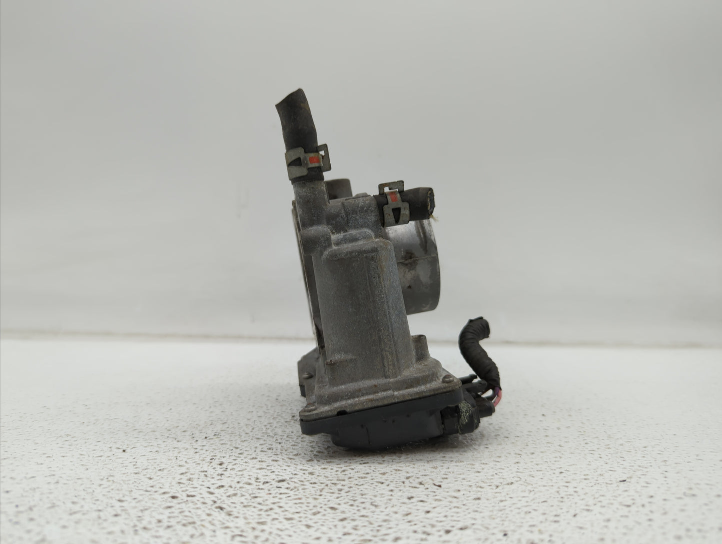 2011-2018 Toyota Corolla Throttle Body P/N:22030-0T080 Fits Fits 2011 2012 2013 2014 2015 2016 2017 2018 OEM Used Auto Parts