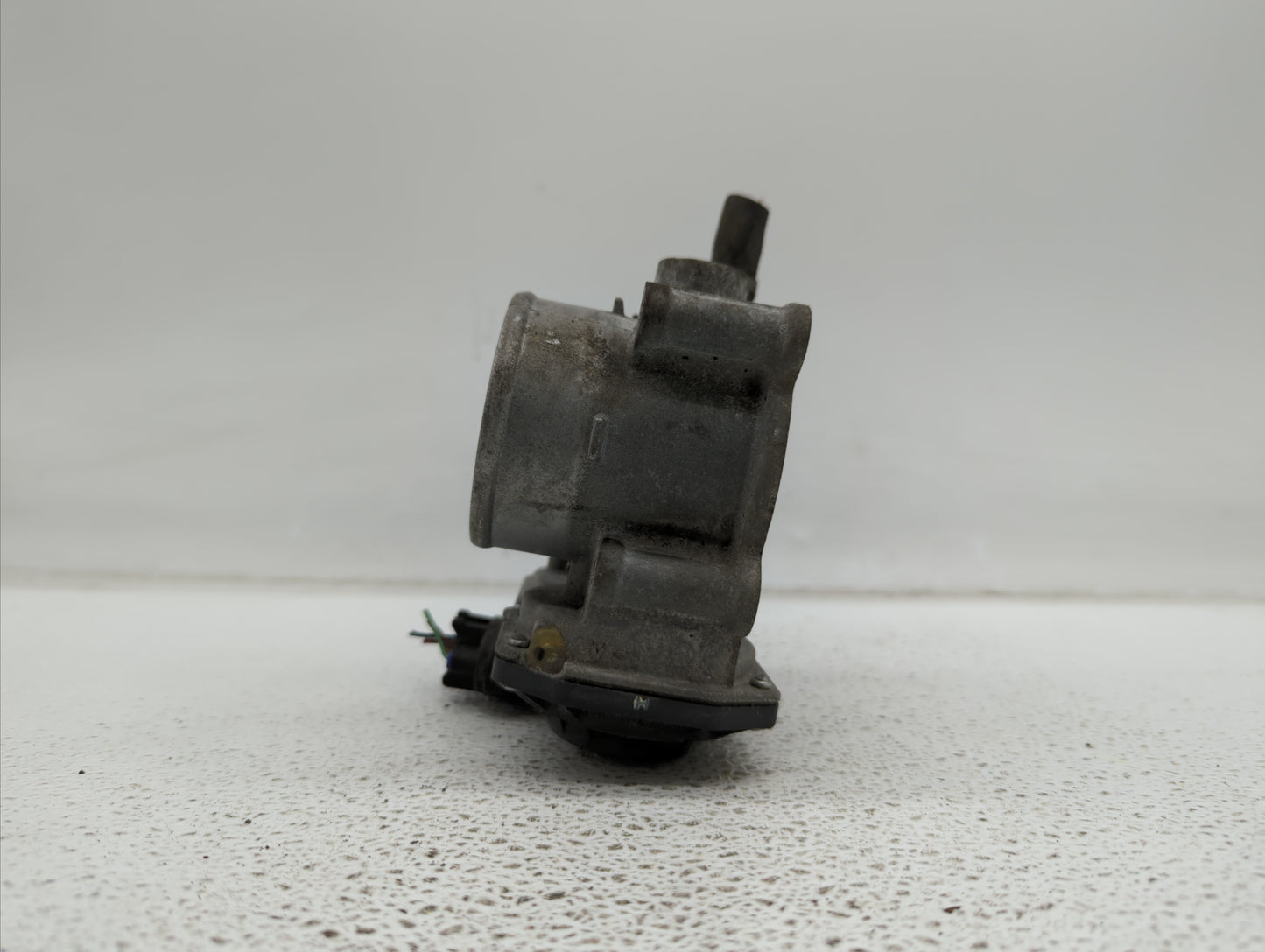 2011-2018 Toyota Corolla Throttle Body P/N:22030-0T080 Fits Fits 2011 2012 2013 2014 2015 2016 2017 2018 OEM Used Auto Parts