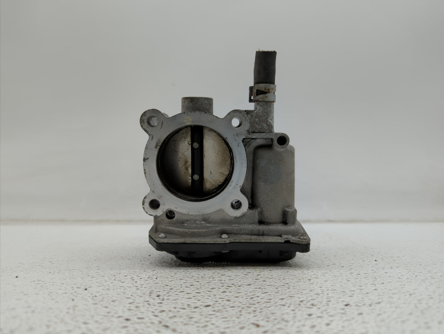2011-2018 Toyota Corolla Throttle Body P/N:22030-0T080 Fits Fits 2011 2012 2013 2014 2015 2016 2017 2018 OEM Used Auto Parts