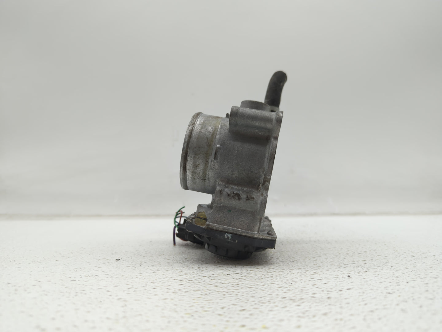 2011-2018 Toyota Corolla Throttle Body P/N:22030-0T080 Fits Fits 2011 2012 2013 2014 2015 2016 2017 2018 OEM Used Auto Parts