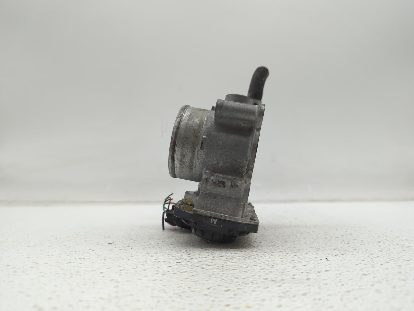 2011-2018 Toyota Corolla Throttle Body P/N:22030-0T080 Fits Fits 2011 2012 2013 2014 2015 2016 2017 2018 OEM Used Auto Parts