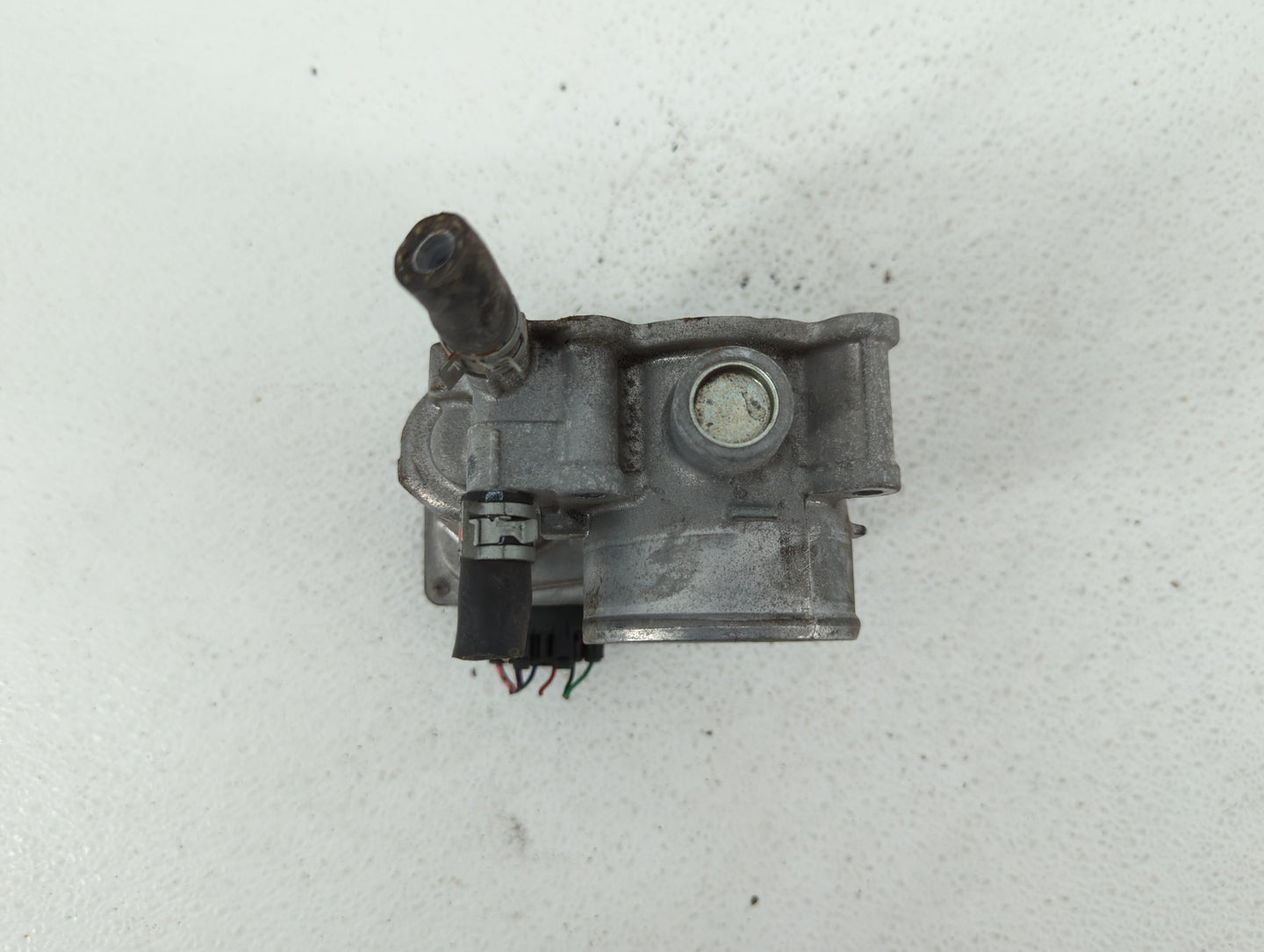2011-2018 Toyota Corolla Throttle Body P/N:22030-0T080 Fits Fits 2011 2012 2013 2014 2015 2016 2017 2018 OEM Used Auto Parts