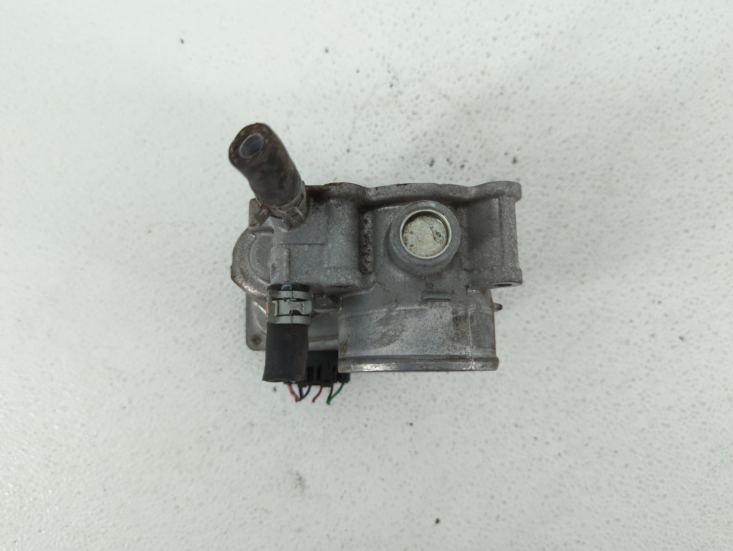 2011-2018 Toyota Corolla Throttle Body P/N:22030-0T080 Fits Fits 2011 2012 2013 2014 2015 2016 2017 2018 OEM Used Auto Parts