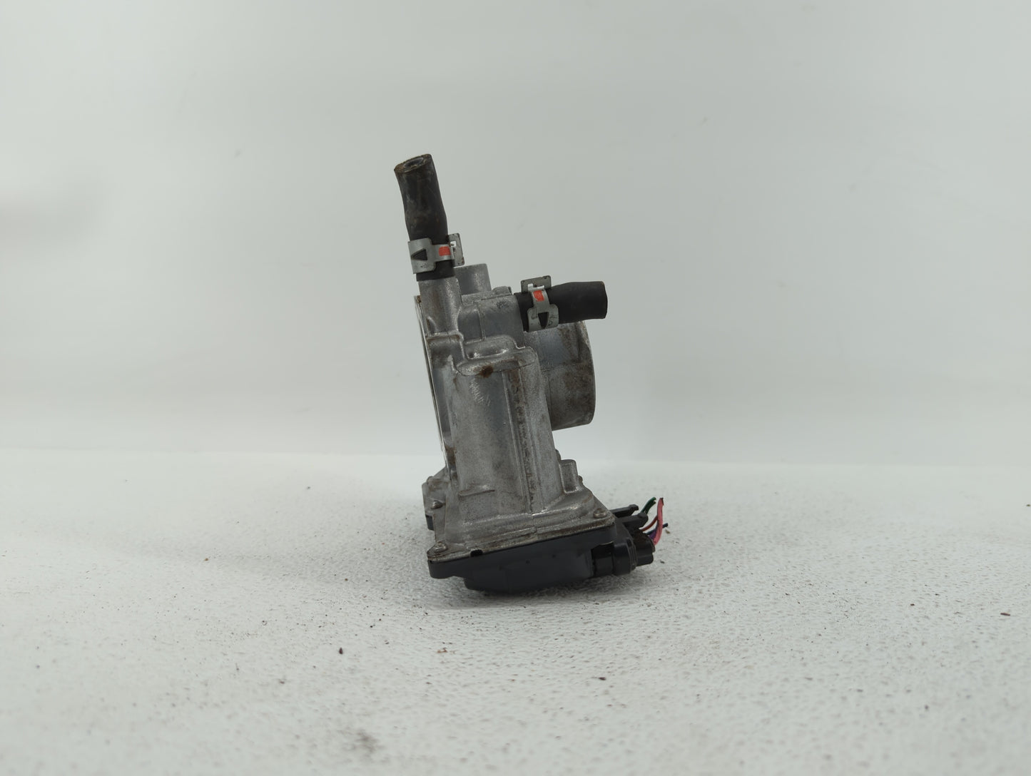 2011-2018 Toyota Corolla Throttle Body P/N:22030-0T080 Fits Fits 2011 2012 2013 2014 2015 2016 2017 2018 OEM Used Auto Parts