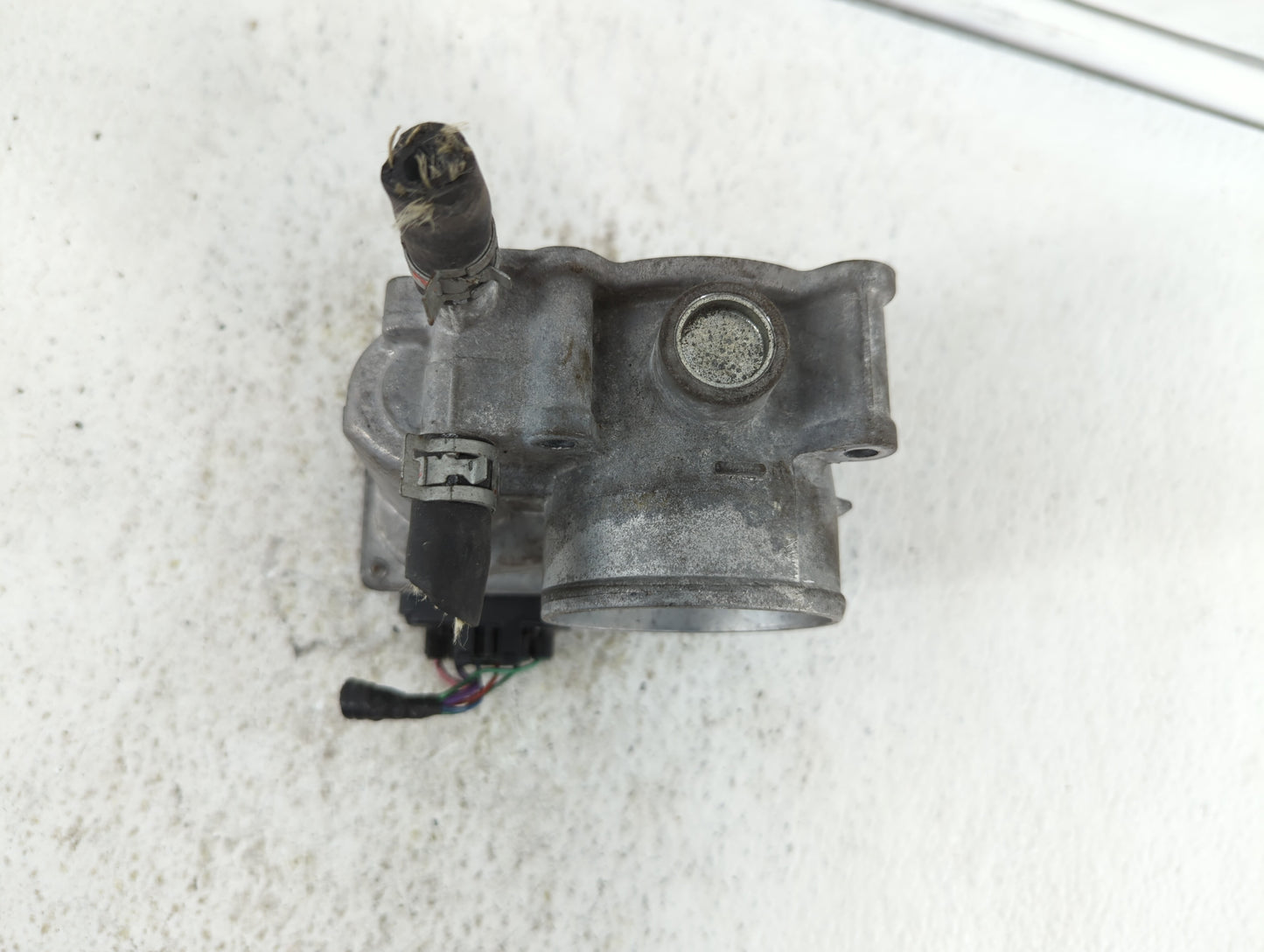 2011-2018 Toyota Corolla Throttle Body P/N:22030-0T080 Fits Fits 2011 2012 2013 2014 2015 2016 2017 2018 OEM Used Auto Parts