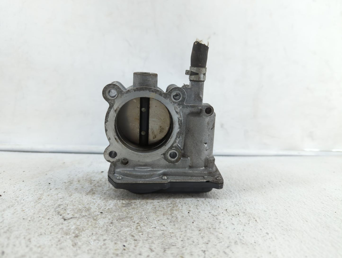 2011-2018 Toyota Corolla Throttle Body P/N:22030-0T080 Fits Fits 2011 2012 2013 2014 2015 2016 2017 2018 OEM Used Auto Parts