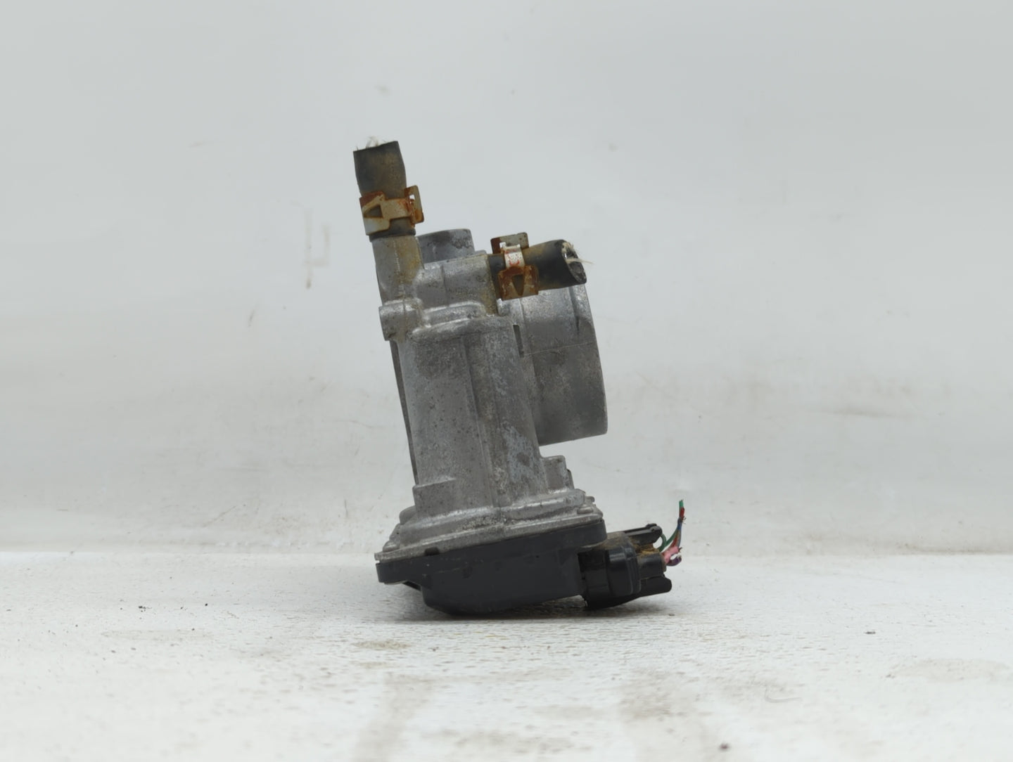 2011-2018 Toyota Corolla Throttle Body P/N:22030-0T080 Fits Fits 2011 2012 2013 2014 2015 2016 2017 2018 OEM Used Auto Parts