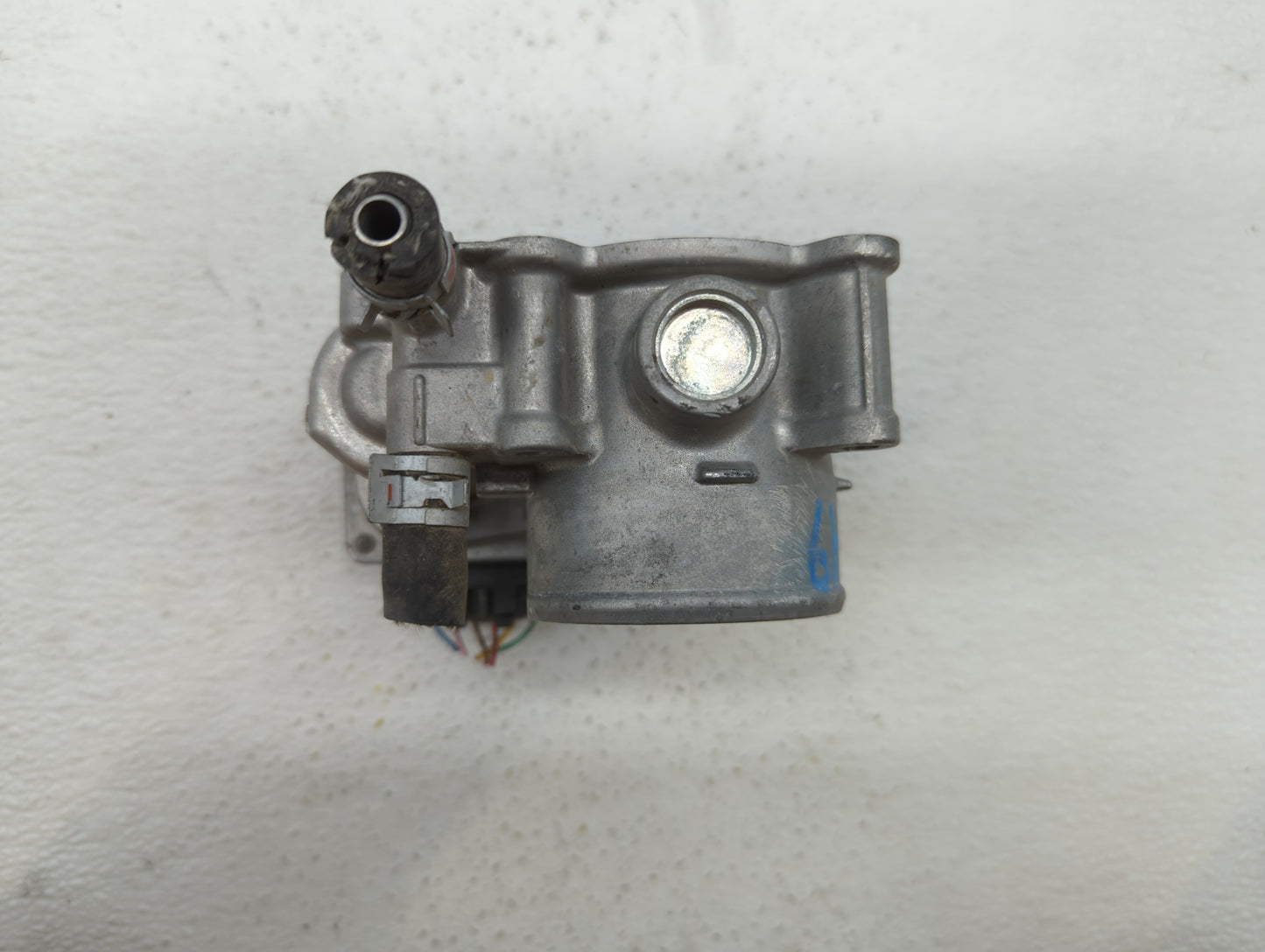 2011-2018 Toyota Corolla Throttle Body P/N:22030-0T080 Fits Fits 2011 2012 2013 2014 2015 2016 2017 2018 OEM Used Auto Parts