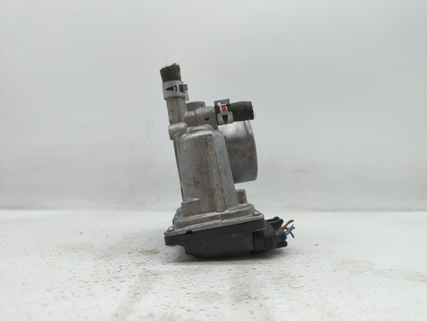 2011-2018 Toyota Corolla Throttle Body P/N:22030-0T080 Fits Fits 2011 2012 2013 2014 2015 2016 2017 2018 OEM Used Auto Parts