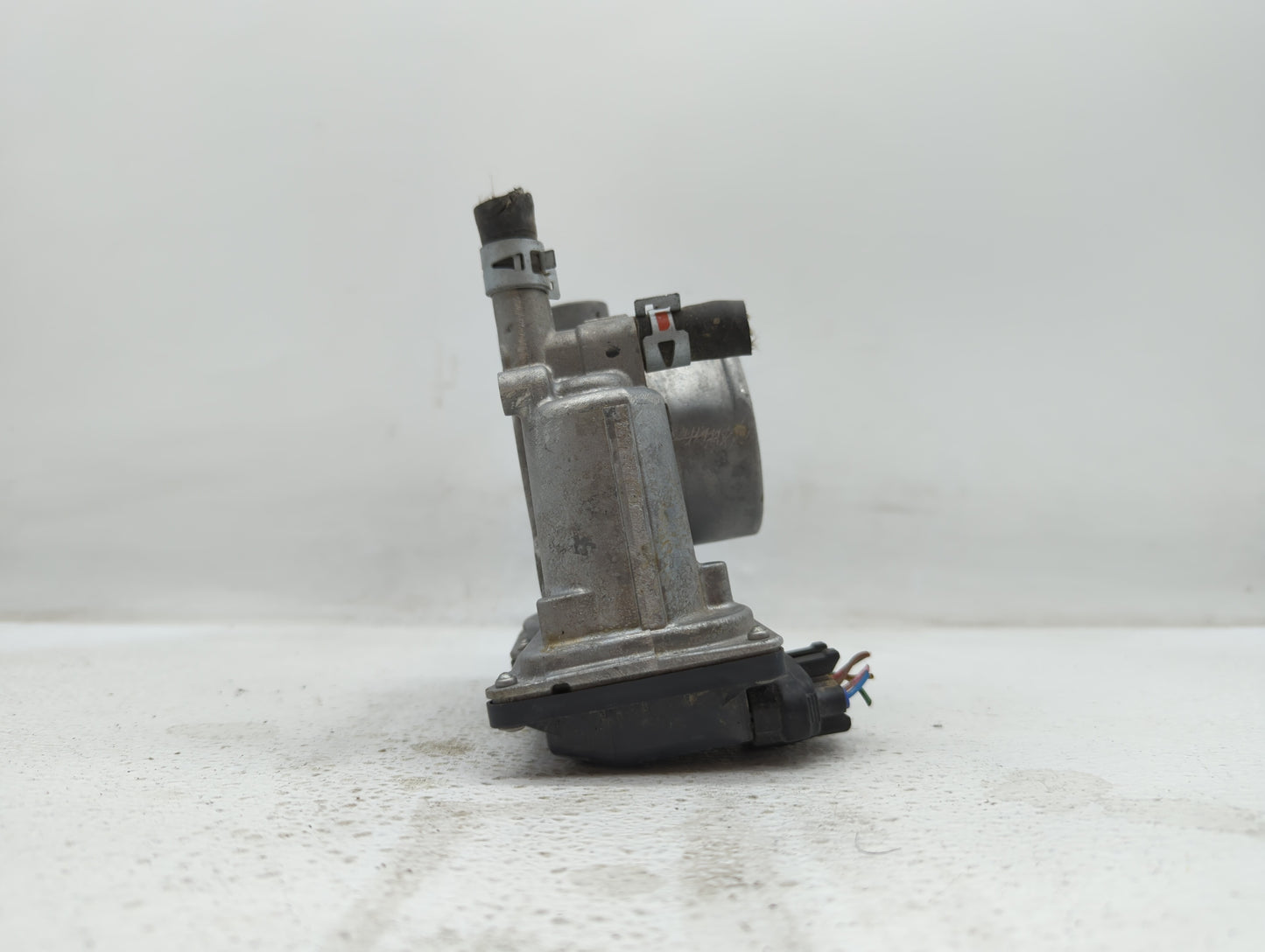 2011-2018 Toyota Corolla Throttle Body P/N:22030-0T080 Fits Fits 2011 2012 2013 2014 2015 2016 2017 2018 OEM Used Auto Parts