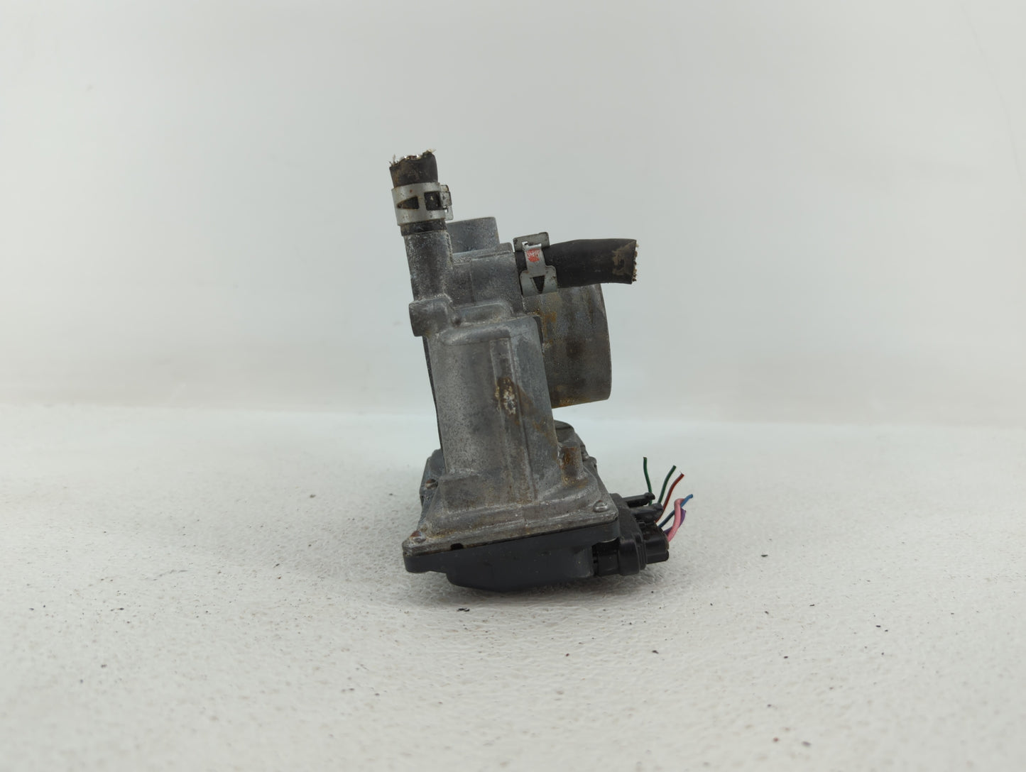 2011-2018 Toyota Corolla Throttle Body P/N:22030-0T080 Fits Fits 2011 2012 2013 2014 2015 2016 2017 2018 OEM Used Auto Parts
