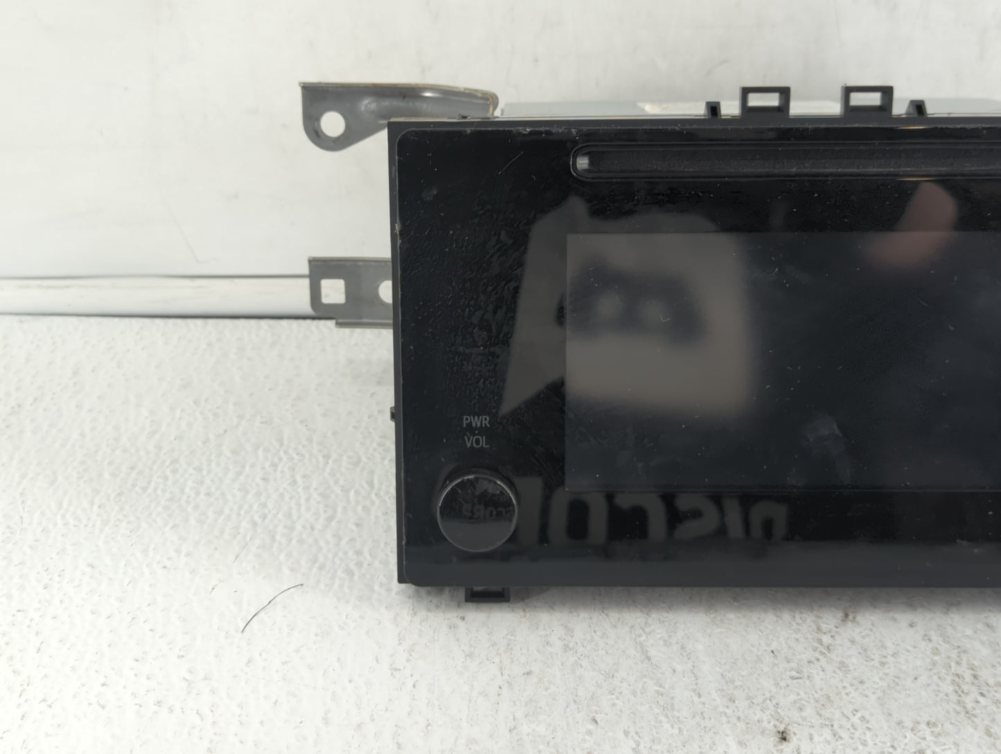 2017-2018 Toyota Corolla Am Fm Cd Player Radio Receiver - Oemusedautoparts1.com