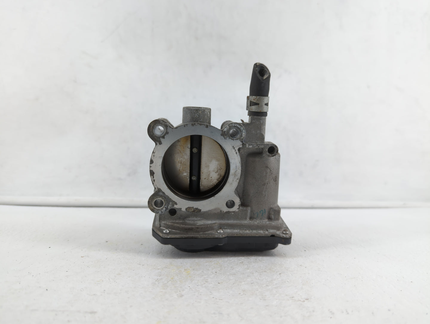 2011-2018 Toyota Corolla Throttle Body P/N:22030-0T080 Fits Fits 2011 2012 2013 2014 2015 2016 2017 2018 OEM Used Auto Parts
