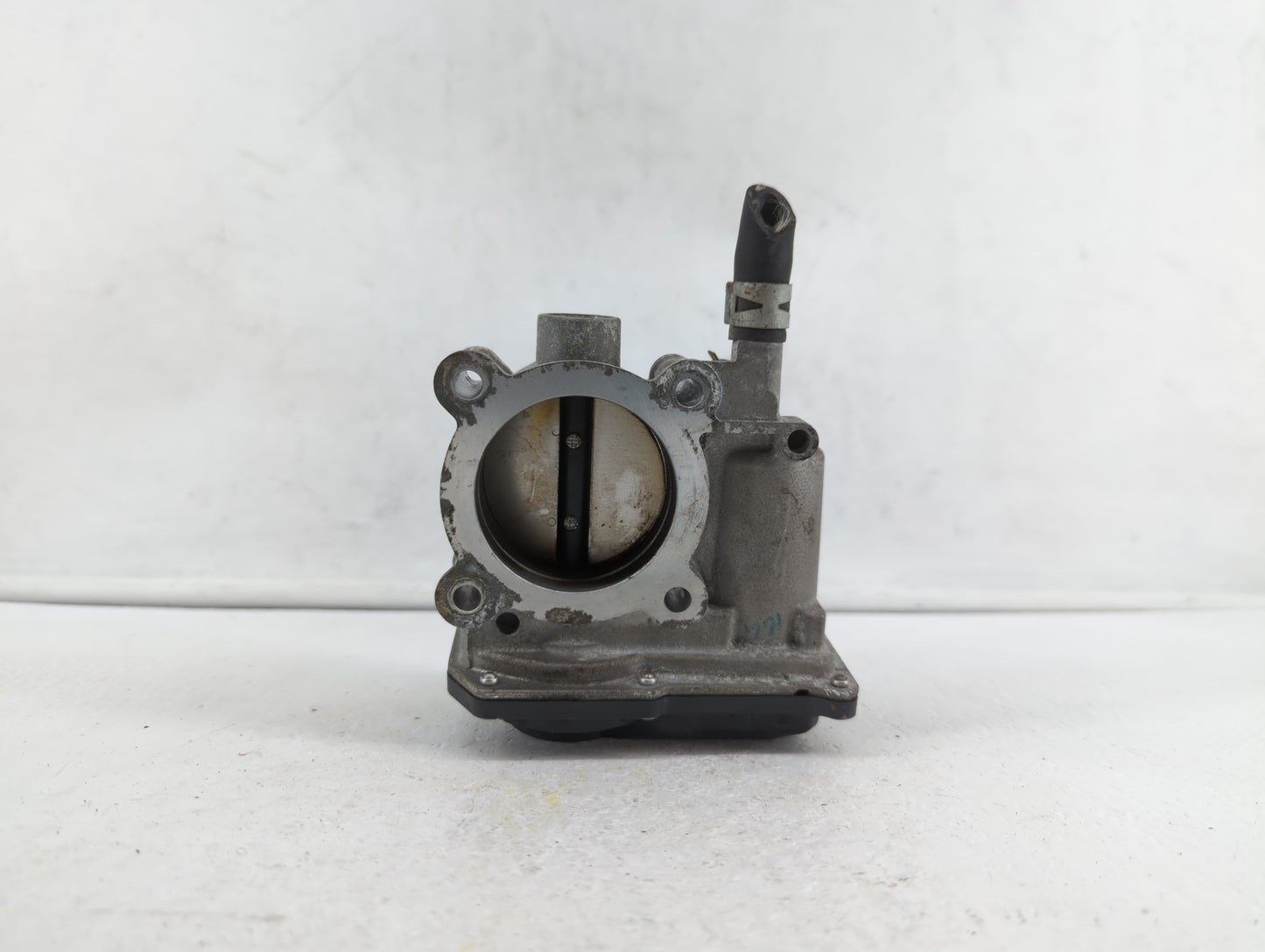 2011-2018 Toyota Corolla Throttle Body P/N:22030-0T080 Fits Fits 2011 2012 2013 2014 2015 2016 2017 2018 OEM Used Auto Parts